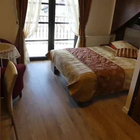 Goscinny Dworek בית אירוח פוביירובו